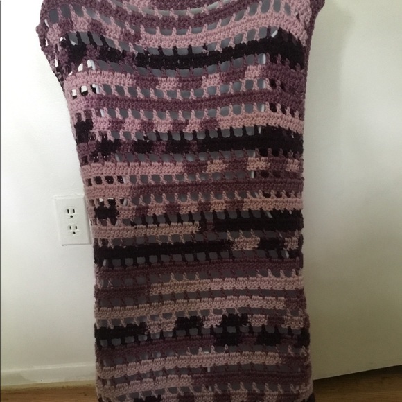 Crocheted tops - Picture 2 of 3